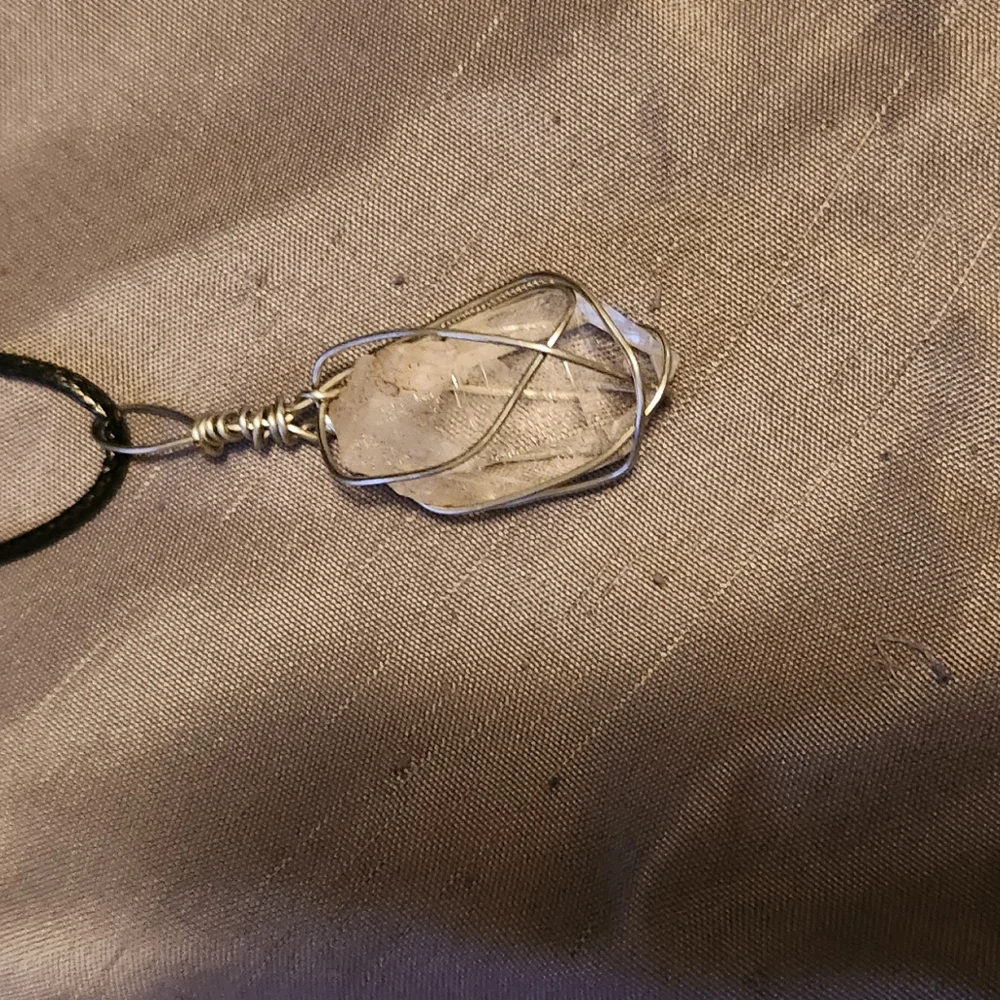 Handmade wire wrap quartz crystal necklace - Picture 2 of 3